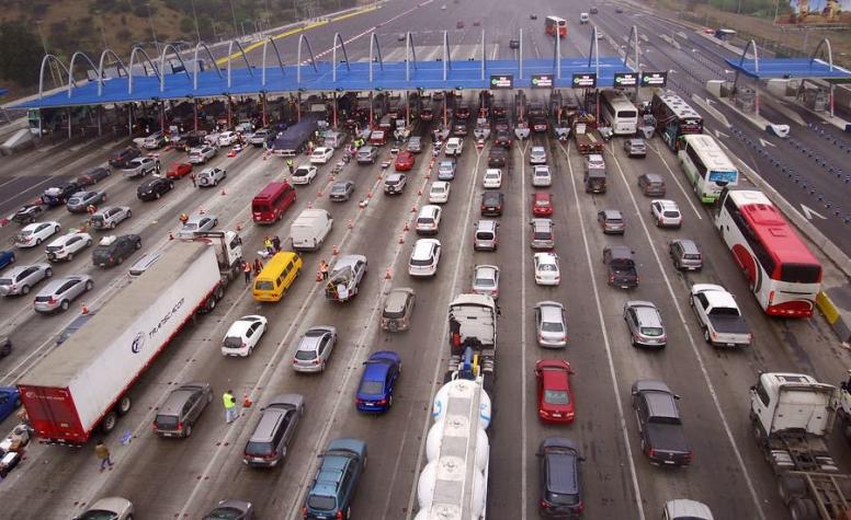 Por primera vez: Gobierno decide indemnizar a autopistas por medidas como "peaje a luca"