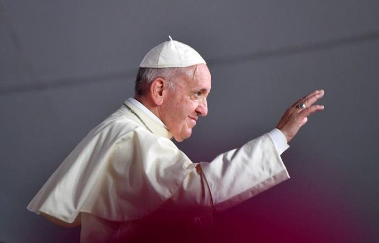 El papa compara la pederastia con los sacrificios de "seres humanos"