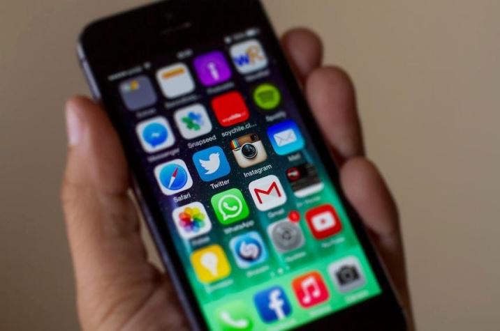 Director del Sernac ve poco viable la demanda de chilenos contra Apple