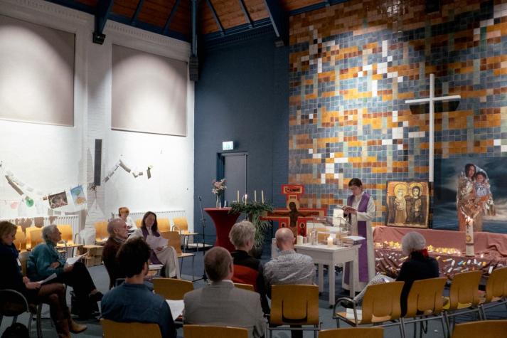 96 días dura ceremonia religiosa en Holanda para proteger a familia que sería deportada