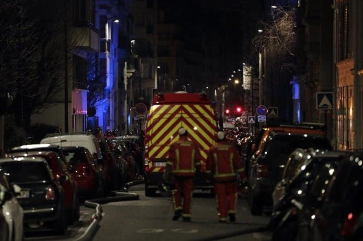 Ocho fallecidos en incendio que consumió un edificio al suroeste de París