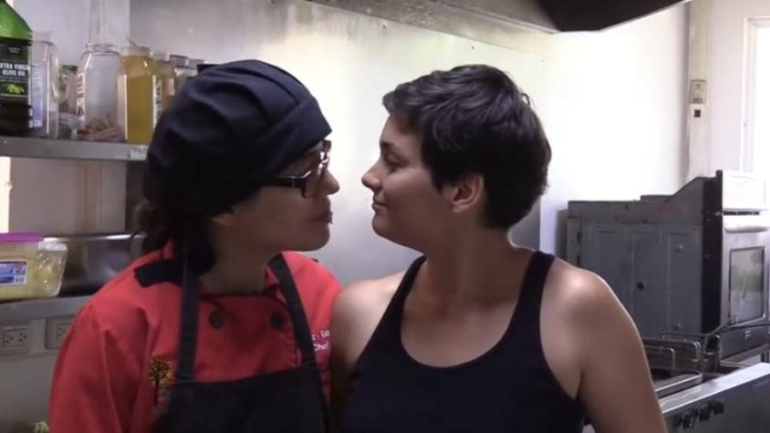 Por qué el primer matrimonio de personas del mismo sexo de Costa Rica podría acabar en la cárcel