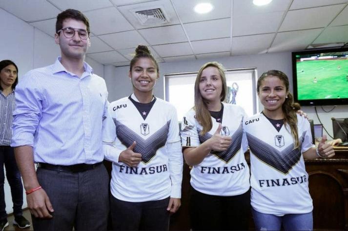 Santiago Morning firma primeros contratos profesionales a futbolistas nacionales de rama femenina