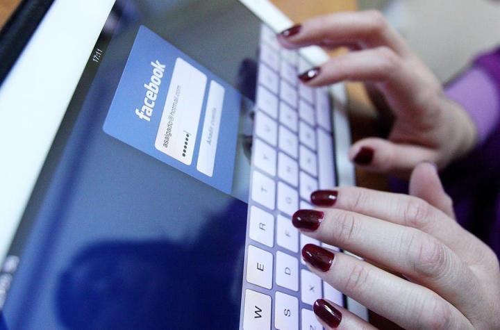 Jefa de relaciones públicas de Facebook renuncia a la red social