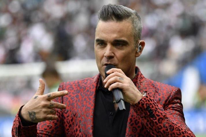 [VIDEO] Hija de Robbie Williams sorprende a fanáticos cantando entusiasta rap