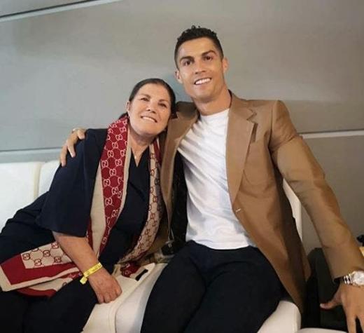 Madre de Cristiano Ronaldo confirma que tiene cáncer de mama