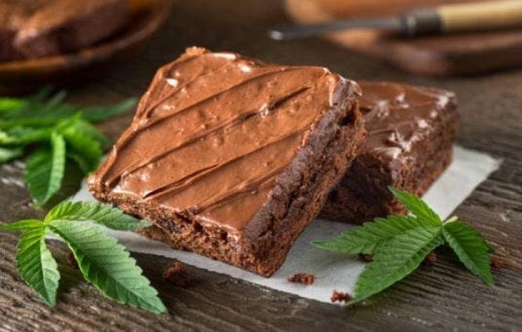 Joven le puso marihuana a un pastel de cumpleaños y terminó mal