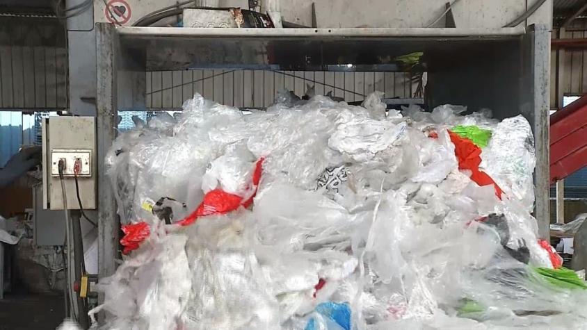 [VIDEO] El reciclaje de plástico chileno