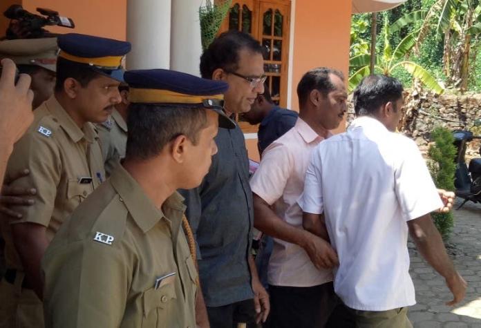 Condenan a 20 años de cárcel a un sacerdote que violó a una adolescente en la India