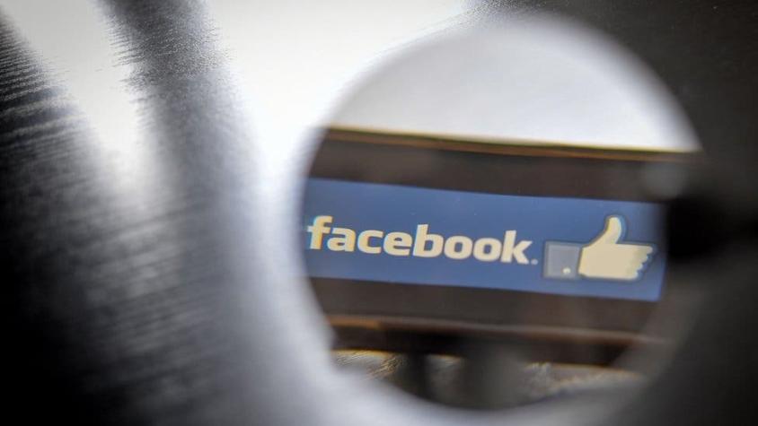 El demoledor informe del Parlamento británico que acusa a Facebook de actuar como un gánster digital