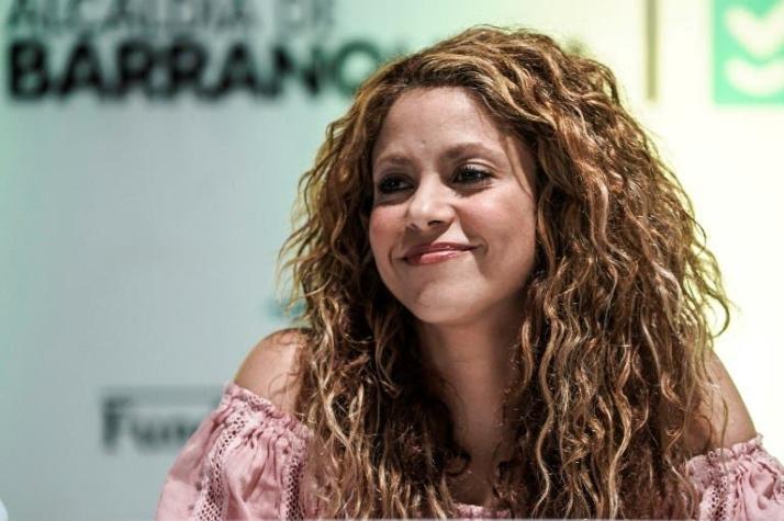 [VIDEO] Combos y halagos: El divertido intercambio entre Shakira y los policías de Miami