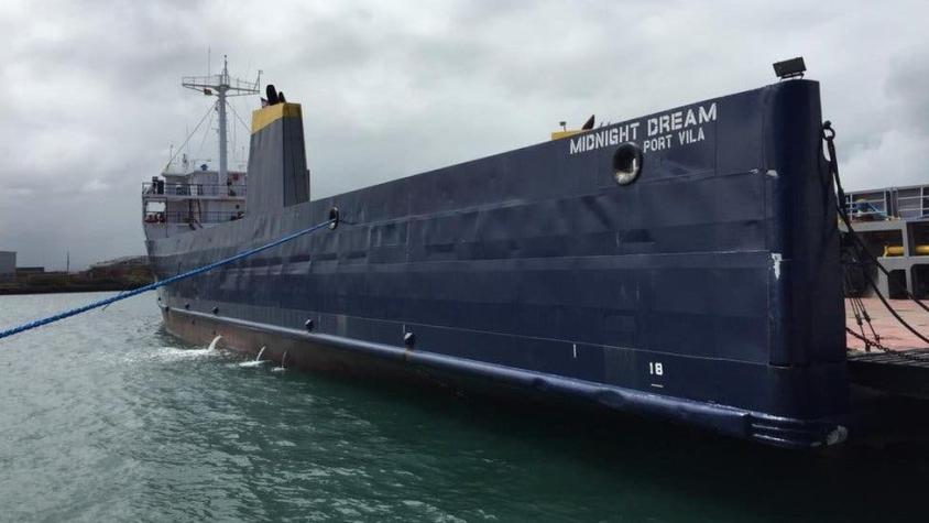 Venezuela: así es la vida a bordo del barco con el que la oposición busca cruzar la frontera