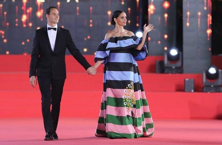 [FOTOS] Leonor Varela inaugura la Gala de Viña 2019 con colorido vestido de Carolina Herrera