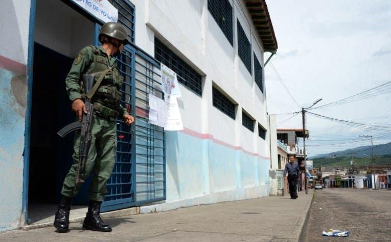23 uniformados venezolanos desertan y llegan a Colombia en medio de tensiones