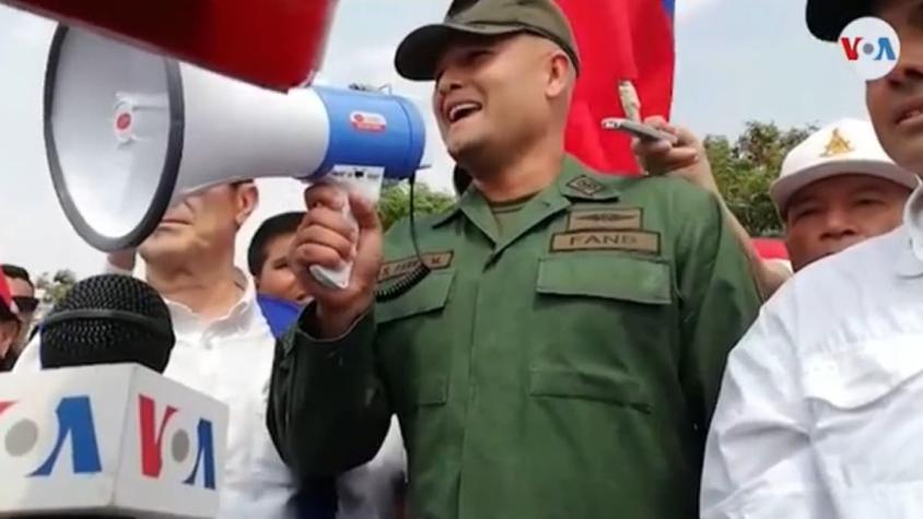 [VIDEO] Desertan 60 uniformados en Venezuela