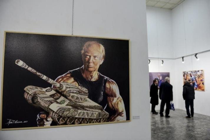 [FOTOS] Pintor creó una exhibición de obras inspiradas en Donald Trump