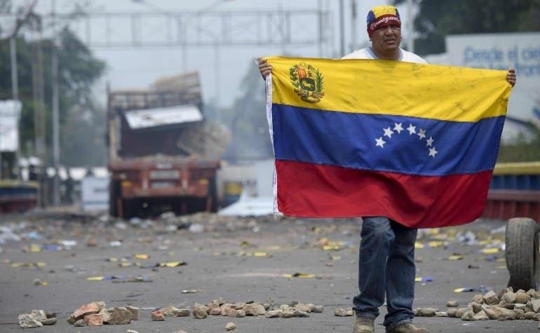 Gobierno venezolano canta victoria por bloqueo de ayuda humanitaria en la frontera