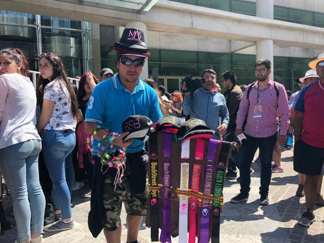"Se vende sola la mercadería": Vendedor ambulante saca cuentas alegres con llegada de BSB a Viña