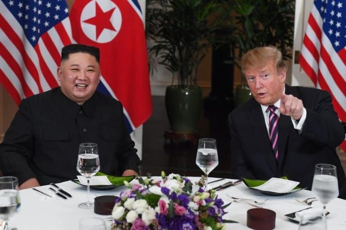 [VIDEO] Cena y diálogo: Trump y Kim optimistas al inicio de su cumbre en Vietnam