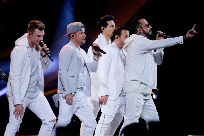[FOTOS] Backstreet Boys sorprenden a fanáticos en local de comida rápida en Chile