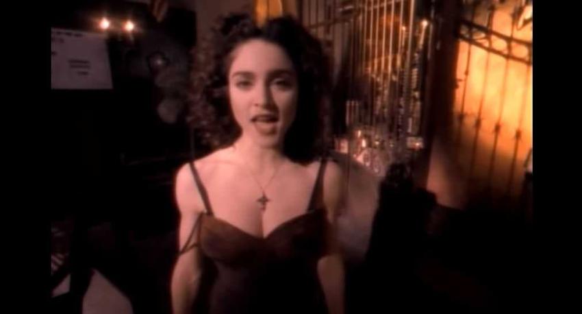 [VIDEO] Like a Prayer: Madonna celebra los 30 años del video de las cruces quemadas
