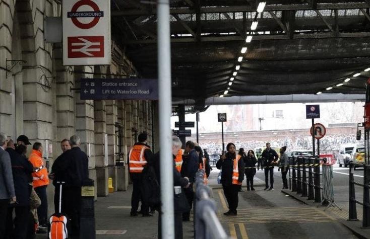 Descartan daños a personas tras encontrar tres paquetes sospechosos en distintos lugares de Londres