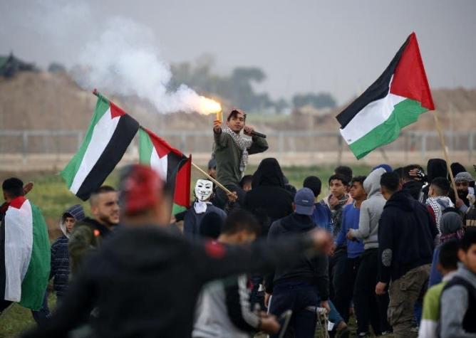 Joven palestino muere por fuego israelí en enfrentamientos en frontera de Gaza