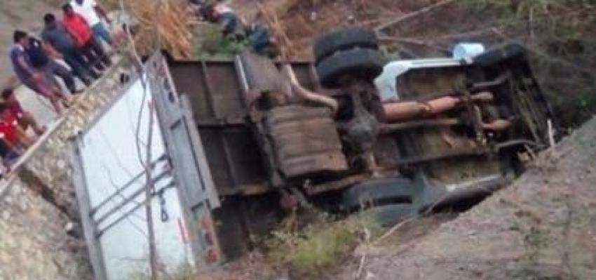 Al menos 25 migrantes centroamericanos mueren en accidente vehicular en México