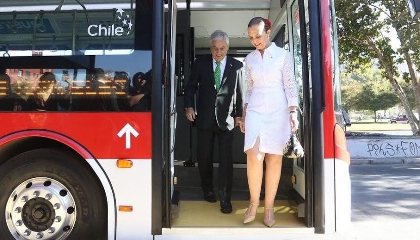 [VIDEO] El peculiar desafío de Piñera a la ministra Hutt a bordo de un bus de Red