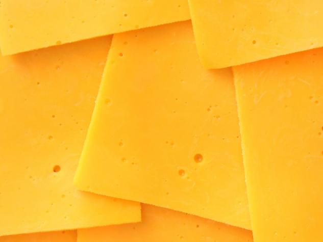 El polémico challenge con un queso que se viraliza en Instagram