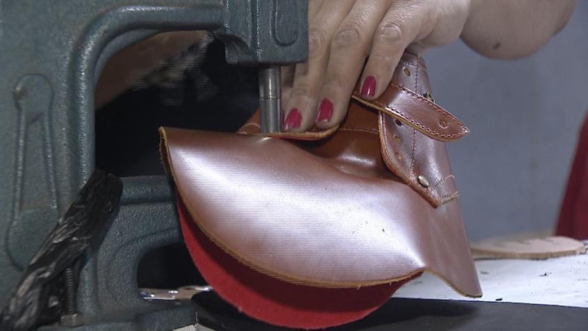[VIDEO] Los sobrevivientes de la industria del calzado chileno