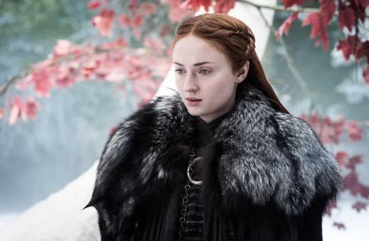 Por qué Sophie Turner de Game of Thrones carga un spoiler de la temporada 8 en su billetera