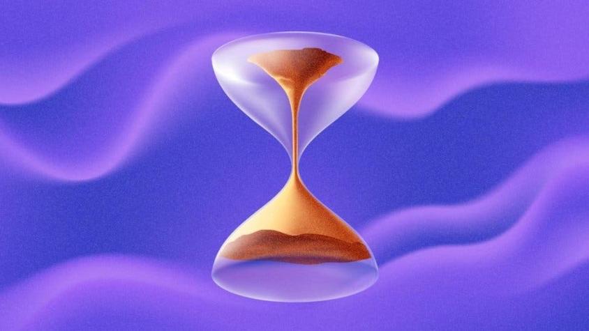 Cómo científicos lograron que el tiempo fluyera hacia atrás (con una computadora cuántica)