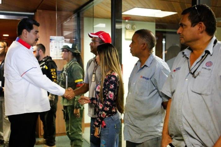 Maduro condecoró a trabajadores que atendieron emergencia por apagón