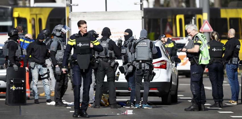 Tiroteo en Utrecht: Autor sigue prófugo y policía pide que vecinos se queden en sus casas