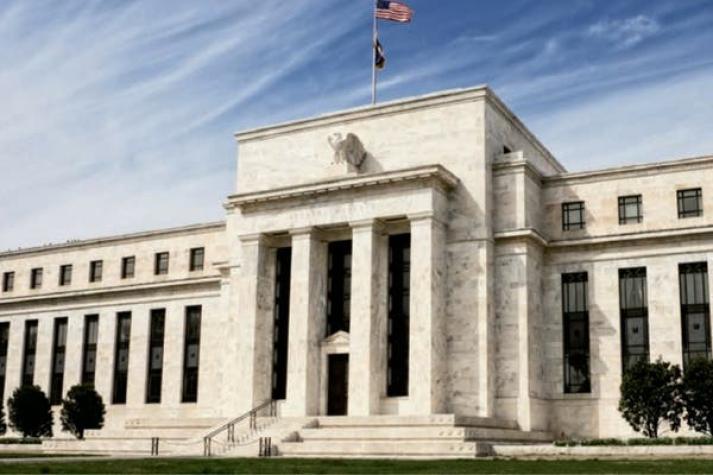 Sorpresa: Fed no prevé nuevas alzas de tasa este año y rebaja expectativas para PIB de EE.UU