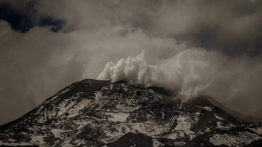Cámaras del Sernageomin registran actividad en el complejo volcánico Nevados de Chillán