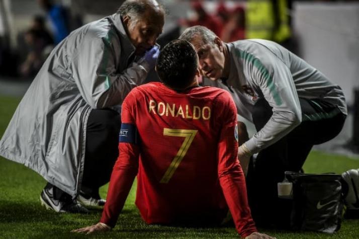 [VIDEO] Cristiano Ronaldo sale lesionado en partido de Portugal a dos semanas de la Champions