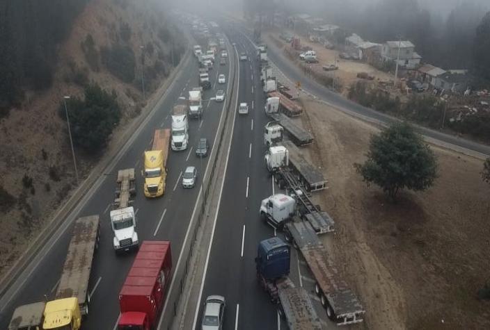 [VIDEO] Camioneros cortaron ruta a Valparaíso