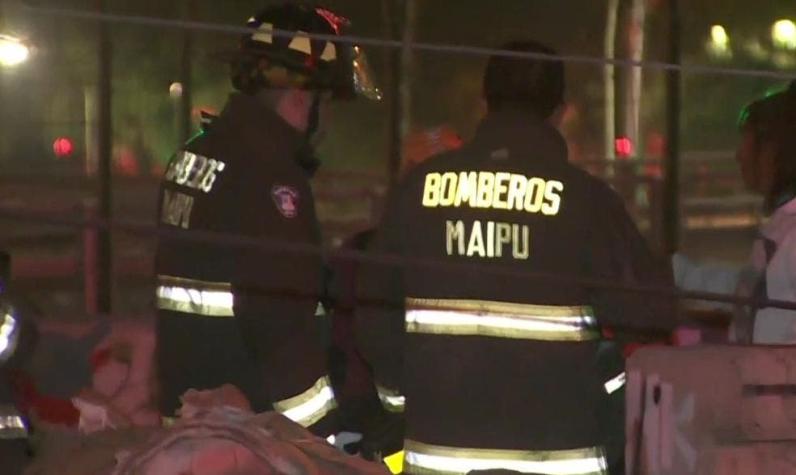 [VIDEO] Un fallecido deja incendio en mediagua en la comuna de Maipú