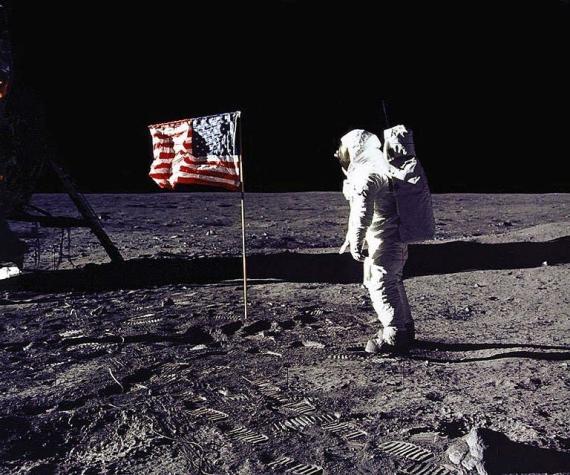 EE.UU. quiere enviar a una mujer a la luna en menos de cinco años