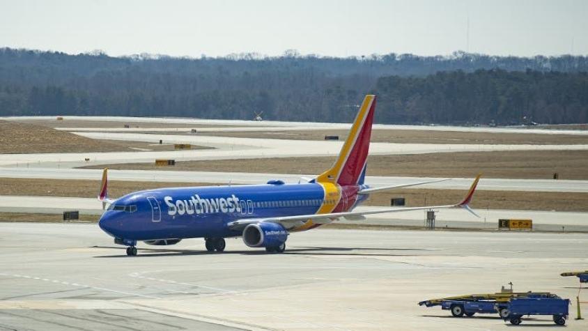Un Boeing 737 MAX sin pasajeros hace aterrizaje de emergencia en EE.UU.