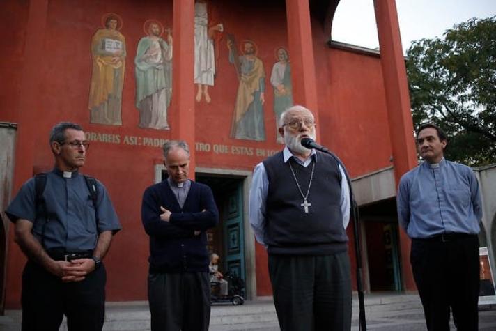 Aós se reúne con sacerdotes víctimas de Karadima: "Ellos han sufrido"