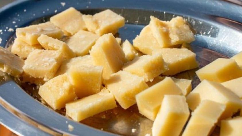 Las sorprendentes razones por las que el queso parmesano es un alimento "casi perfecto"