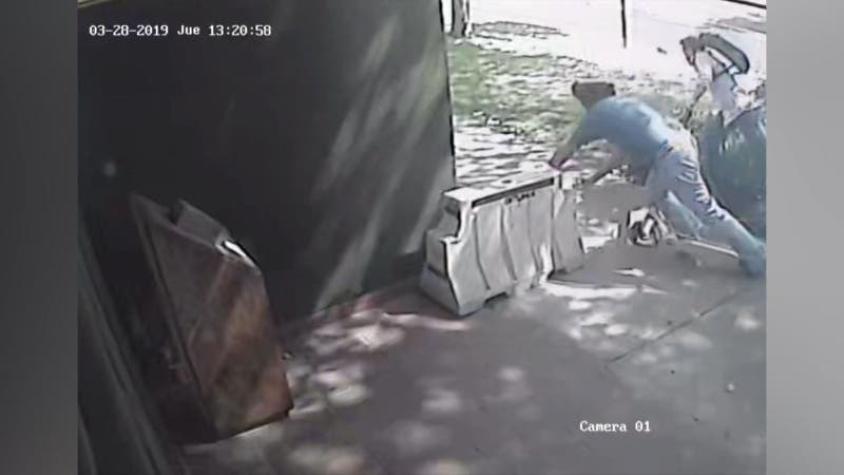 [VIDEO] Un hombre fue atropellado por un scooter eléctrico en Las Condes
