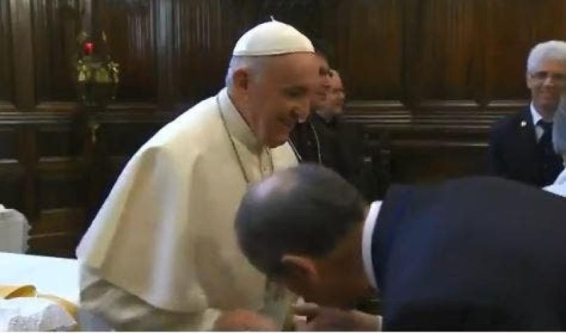 [VIDEO] Papa Francisco explica el motivo por el que evita que los fieles besen su anillo