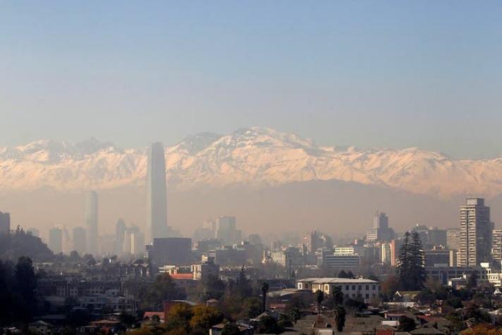 Disminuye calidad del aire en Santiago: 9 de 11 estaciones pasaron de "bueno" a "regular"