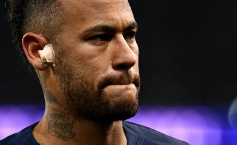 [VIDEO] Neymar golpea a un aficionado tras perder la final de la Copa de Francia