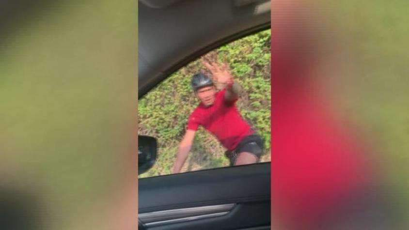 [VIDEO] Conductora acusa agresión de ciclistas