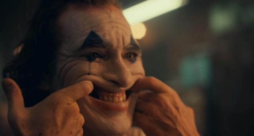 "Joker": El primer tráiler de la película muestra la impactante transformación de Joaquin Phoenix